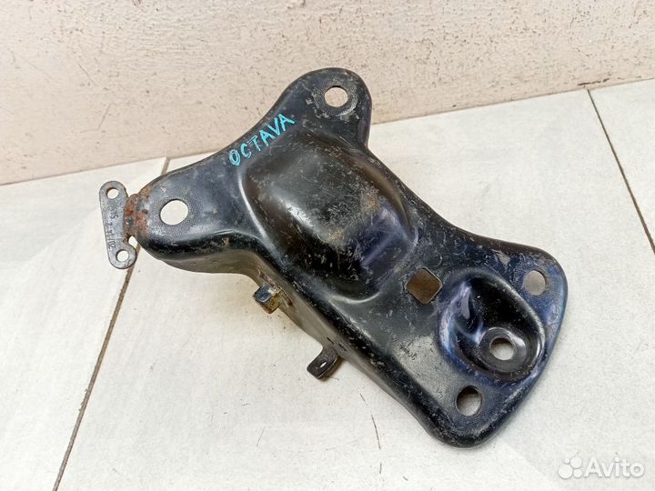 Кронштейн задней балки