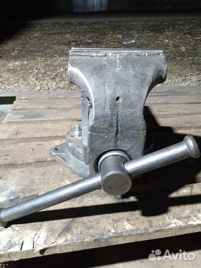 Старинные тиски СССР с губками 90 мм