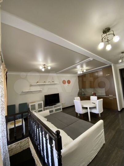 3-к. квартира, 80 м², 1/10 эт.