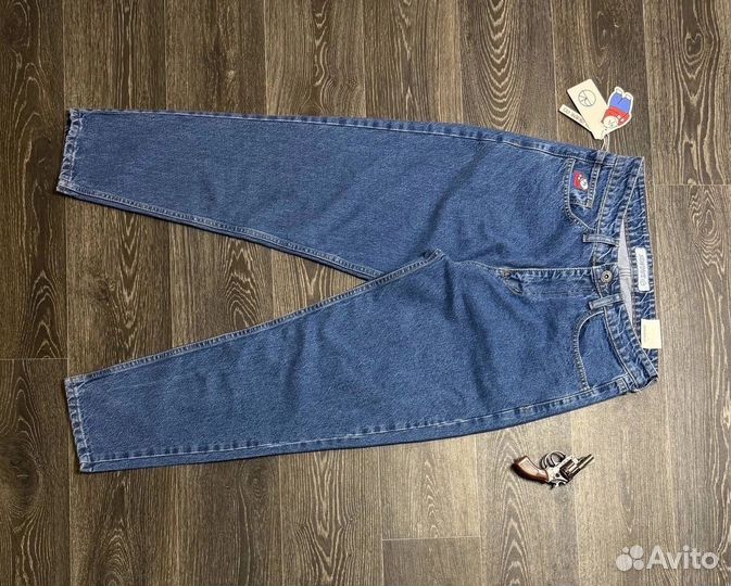 Стильные джинсы широкого кроя для смелых и модных