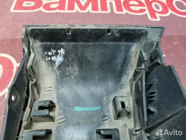 Накладка крыла передний левый Audi Q7
