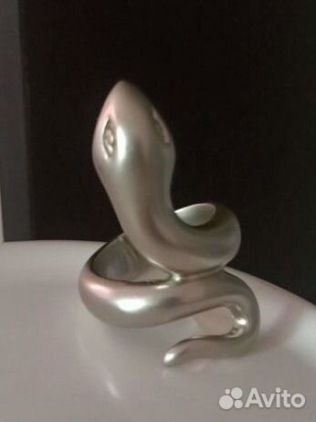 Кольцо змейка новое