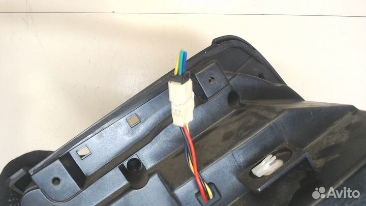 Сабвуфер Mitsubishi Outlander XL, 2009