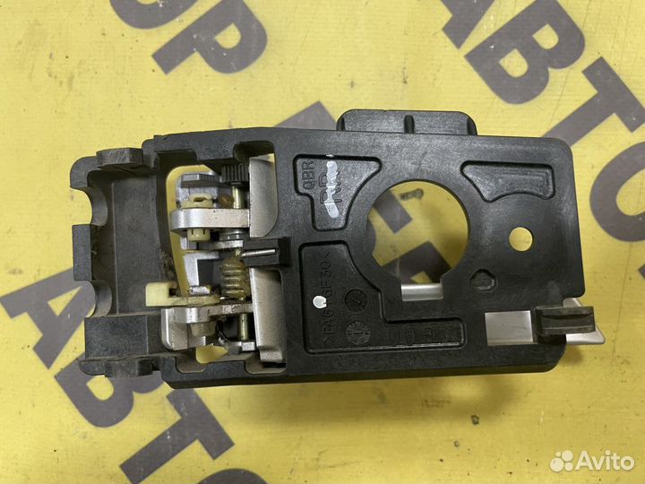 Ручка задняя правая внутренняя Kia Rio 3