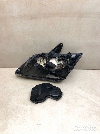 Фара передняя правая Ford Focus 2 5DR хэтчбек 1