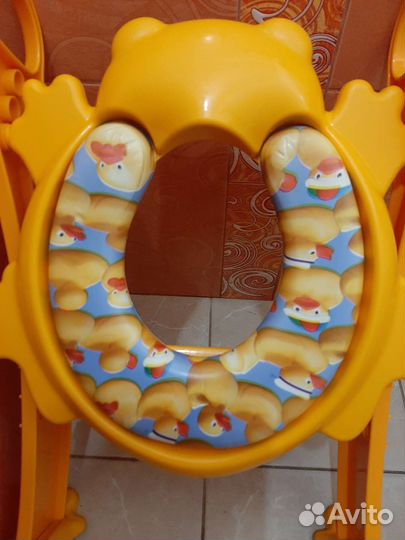 Детское сиденье для унитаза со ступенькой