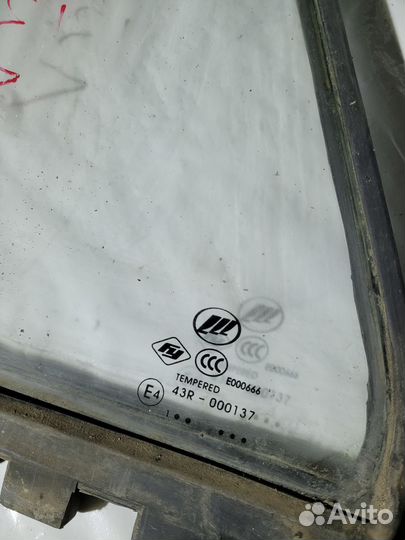 Стекло глухое заднее левое Lifan Smily