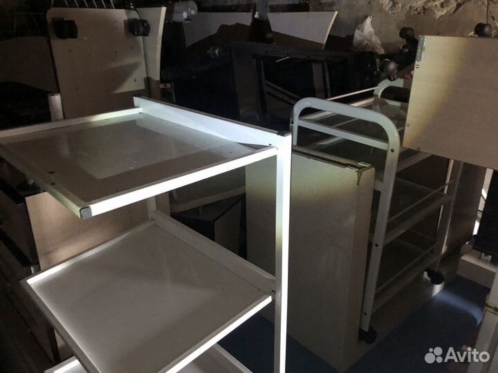 Стеллаж,мойка,стулья,столы