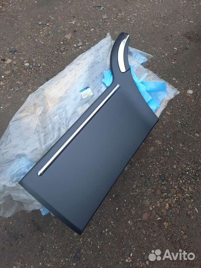 Накладка двери задней Ssang Yong Rexton 2001-06