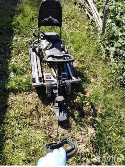 Снегокат с ручкой и колесами