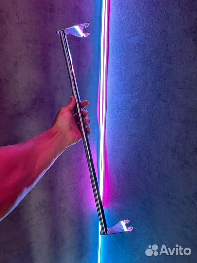 Настенные вешалки для магазина одежды