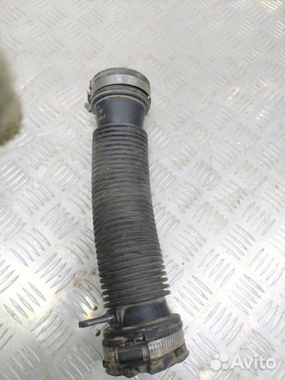 Патрубок воздушного фильтра Renault Scenic 3