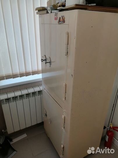 Сейф металлический