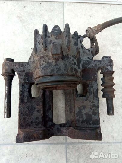 Суппорт тормозной передний правый Peugeot 406