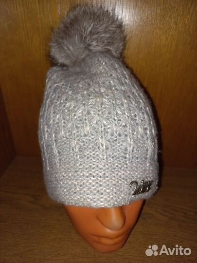 Шапка женская вязаная с помпоном Volkl