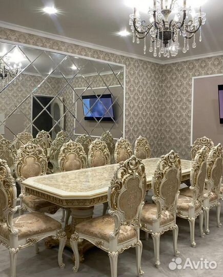 Столы и стулья