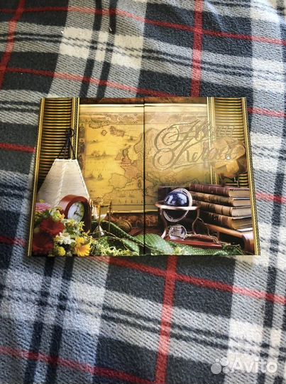 Выпускной альбом пустой