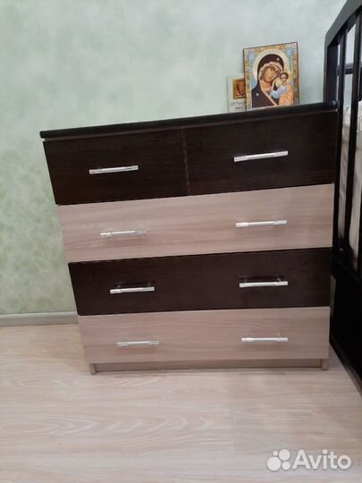 Детская кроватка-маятник + комод