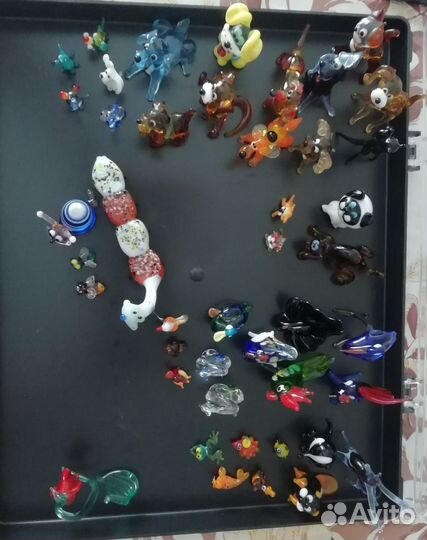 Стеклянные фигурки животных и насекомых