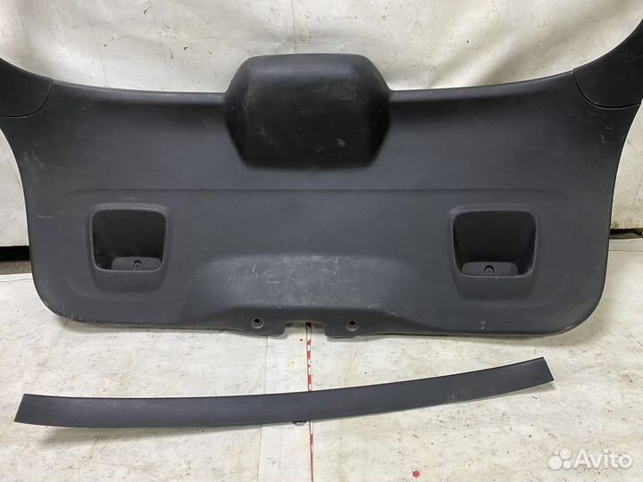 Обшивка крышки багажника Peugeot 308 универсал