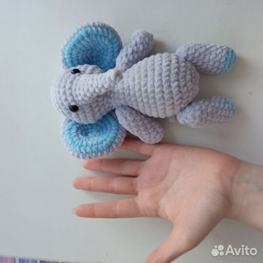 Вязаная игрушка слон