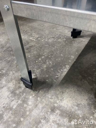 Стол разделочный из нержавейки 1000х600