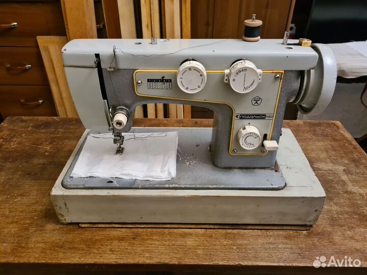 Швейная машинка Подольск 142