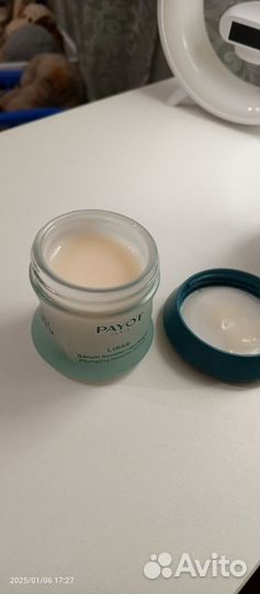 Разглаживающая сыворотка Payot