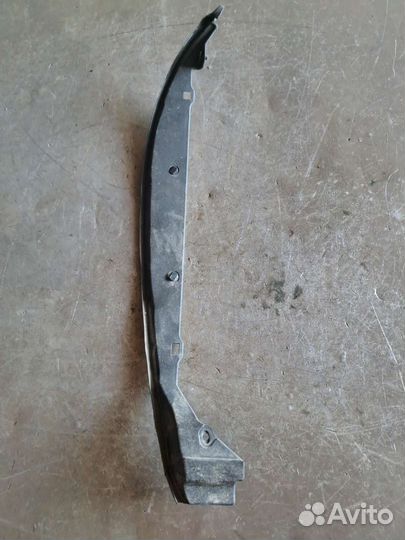 Уплотнитель двери на Nissan Fuga