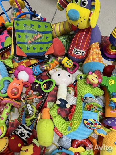 Огромный пакет фирменных игрушек для малышей 52шт