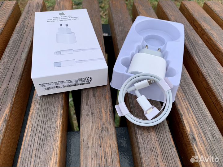 Зарядка на iPhone 20w