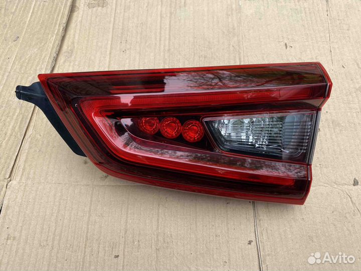 Ниссан кашкай J11 фонарь в крышку багажника