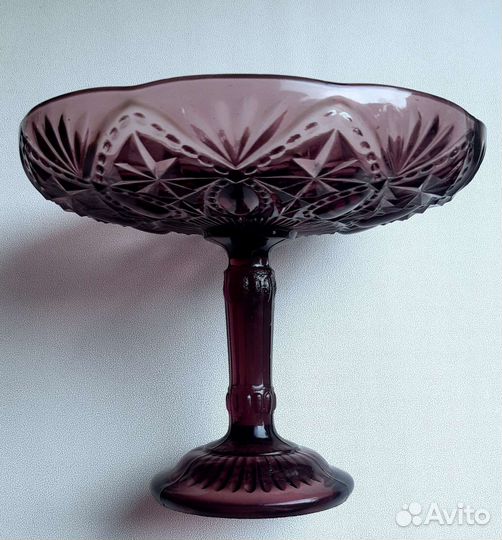 Старинная ваза для фруктов, Цветное стекло