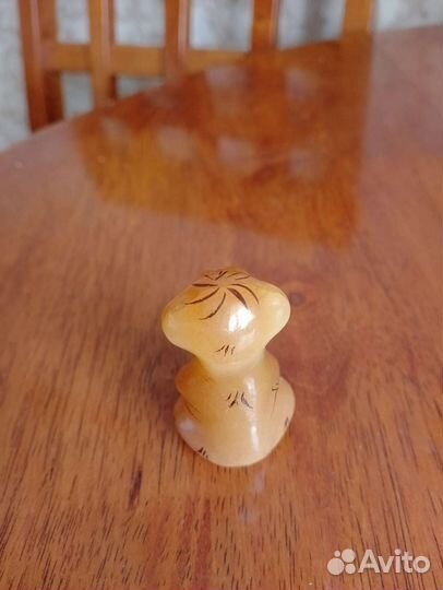 Фигурка из селенита 