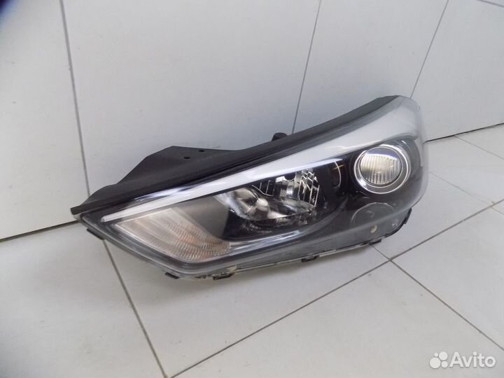 Фара левая Hyundai Tucson