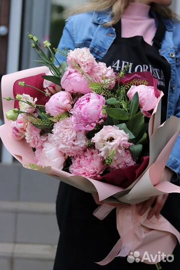 Букет с пионами 