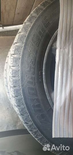 Bridgestone 738V 215/60 R17