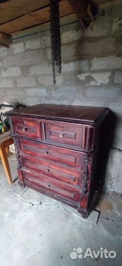 Старинный комод