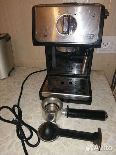 Кофеварка рожковая delonghi