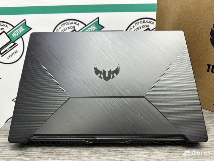 Asus TUF17 8 ядер core i5 144Hz 16GB GTX1650Ti SSD