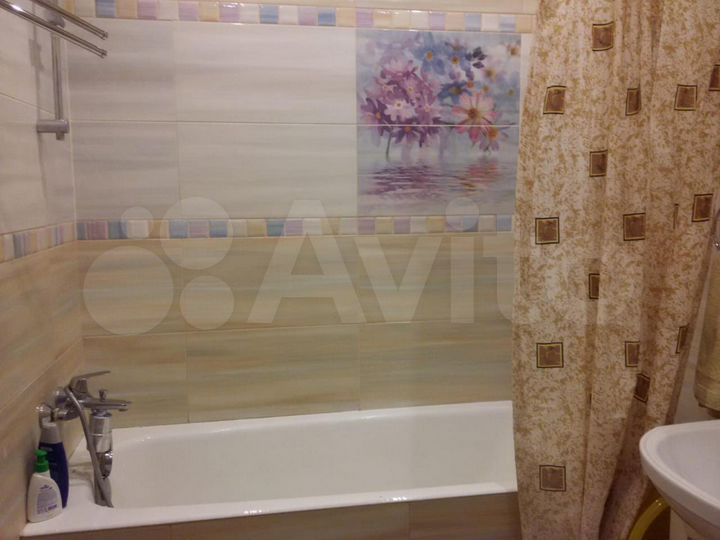 2-к. квартира, 54 м², 8/17 эт.