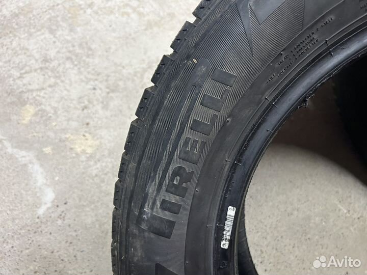 Pirelli Ice Zero 215/65 R17 103T
