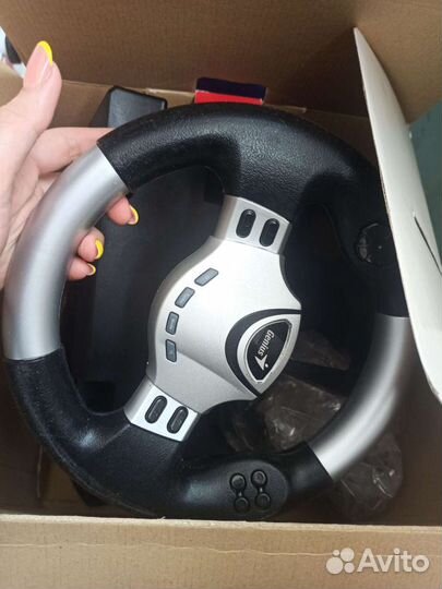 Игровой руль genius