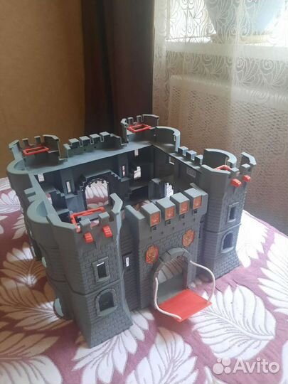 Игрушечный замок