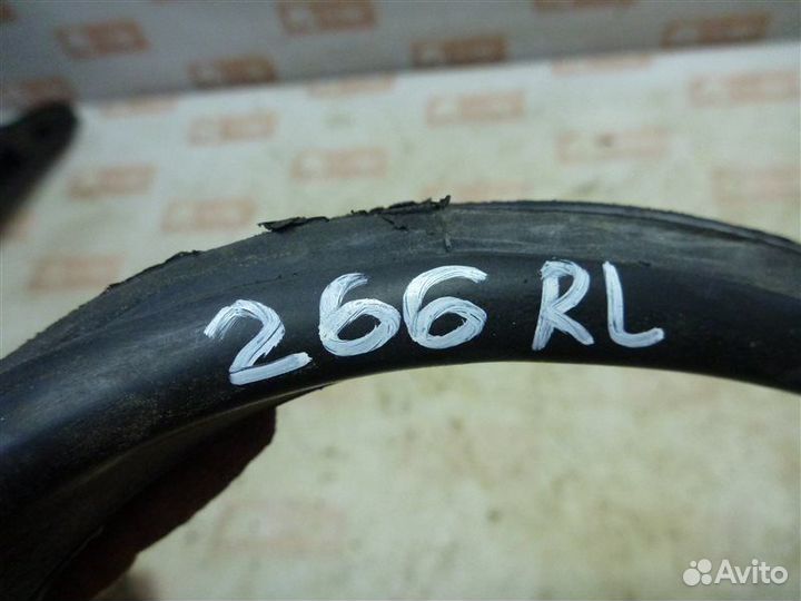 Уплотнительная резинка стекла задняя левая