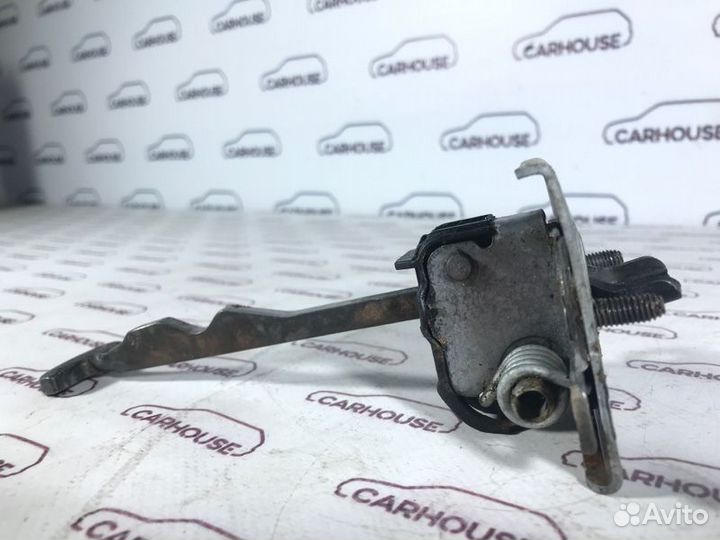 Ограничитель двери передний левый Peugeot 308 1.6