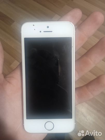 iPhone SE, 32 ГБ