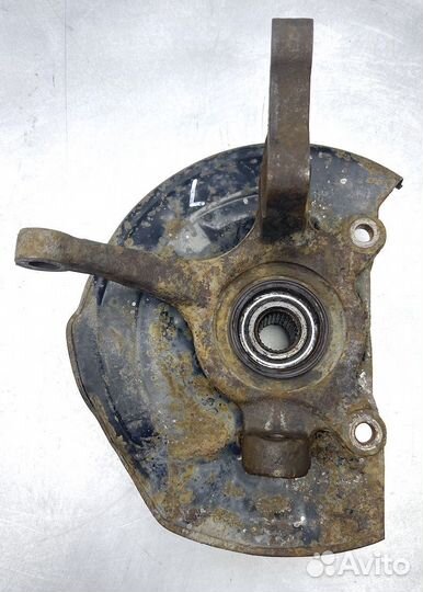 Кулак поворотный ступица передняя левая Лев