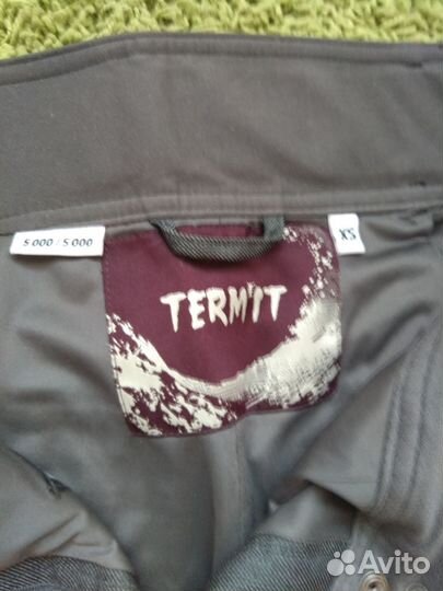 Очень качественный женский лыжный костюм