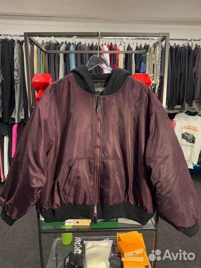 Бомбер Balenciaga оверсайз Qnik шоу-рум